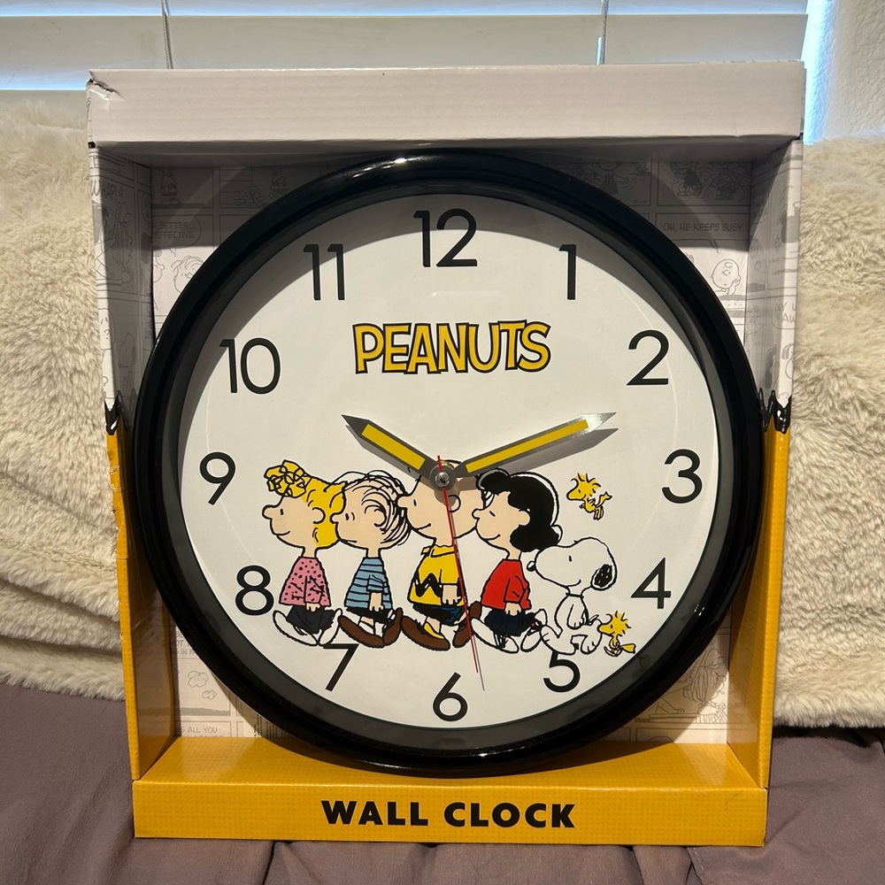 Peanuts Wall Clock